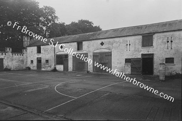 MANRESA HOUSE (BAYMOUNT) STABLE YARD